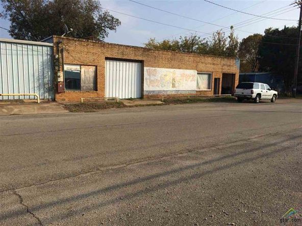 303 S Johnson St, Mineola, TX 75773